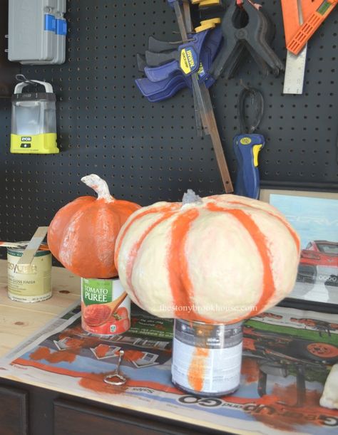 DIY Outdoor Real Looking Pumpkins | The Stonybrook House Diy Fake Outdoor Pumpkins, Diy Pumpkin Decor Outdoor, Diy Pumpkin Outdoor Decor, Diy Big Pumpkin, Decorating With Pumpkins Outdoor, Diy Pumpkins Outdoor, Diy Outdoor Pumpkins, Pvc Pumpkin, Halloween Outdoors