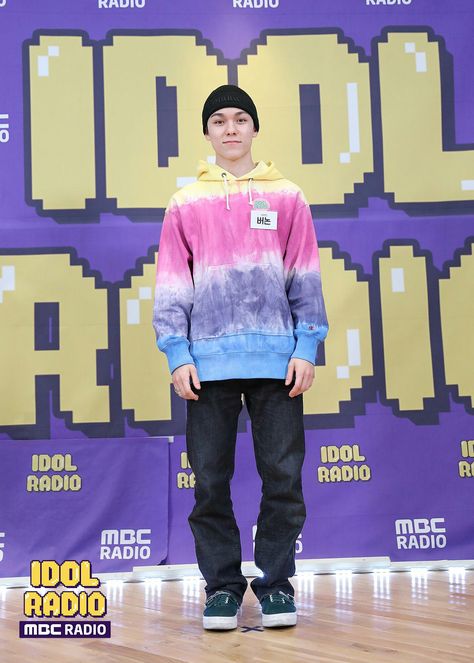 190207 IDOL ROOM SEVENTEEN MAKNAE Vernon Vernon Tie Dye Outfit, Tie Dye Outfit, Vernon Hansol, Bias Kpop, Vernon Seventeen, Tie Dye Sweater, Just Love Me, Tie Dye Outfits, Perfect Sense