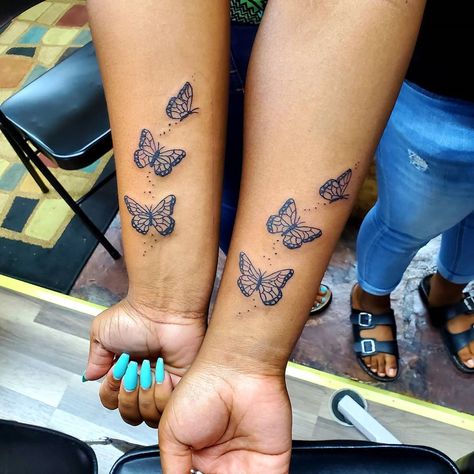 Matching Cousin Tattoos, Friend Tattoos Meaningful, Best Friend Tattoos Meaningful, Cute Best Friend Tattoos, Cute Sister Tattoos, Friend Tattoos Small, Matching Bff Tattoos, Cousin Tattoos, Matching Friend Tattoos