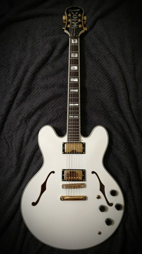 1997 Epiphone Sheraton II in rare white. Epiphone Sheraton, Epiphone Guitars, Gibson Epiphone, Prs Guitar, Guitar Girl, Vintage Models, Electric Guitars, Guitar Amp, Les Paul