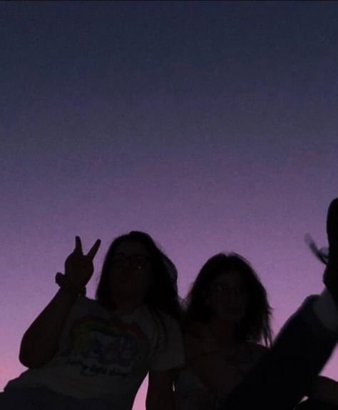 #goals #sunset #purple #aesthetic #besties #friends Purple Aesthetic Friends, Aesthetic Friends, Friends Aesthetic, Purple Aesthetic, Best Friend, I Hope, Purple