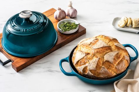 Garlic And Herb Bread, Le Creuset Bread, Creuset Recipes, Cast Iron Bread, Coconut French Toast, Le Creuset Recipes, Dutch Oven Bread, Creamed Leeks, Herb Bread