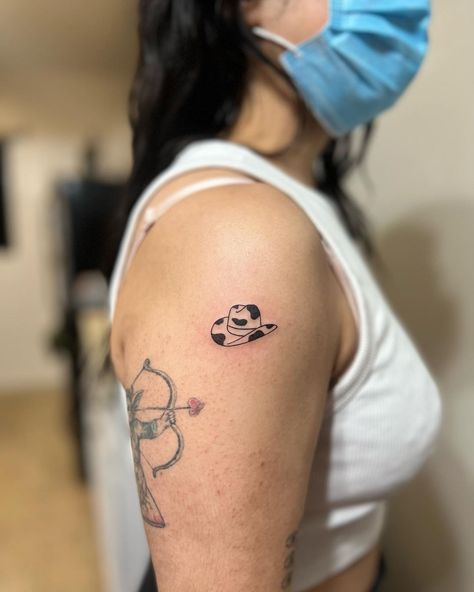 Cowgirl Hat Tattoo, Cowboy Hat Tattoo, Minimalist Tattoo Meaning, Hat Tattoo, Cowgirl Tattoos, Vegas Tattoo, Cow Tattoo, Small Pretty Tattoos, Tattoo Meaning