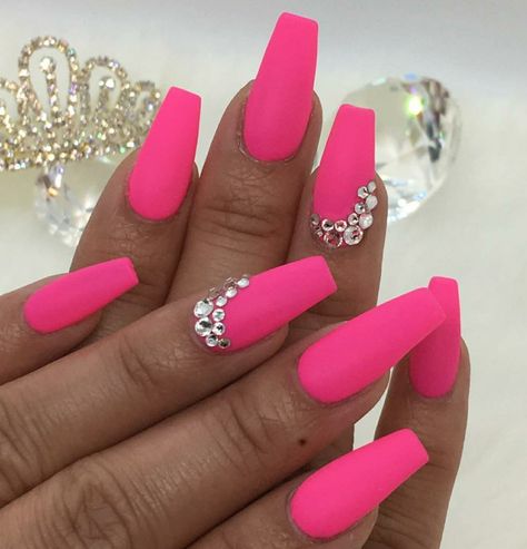 Pink Bling Nails, Bright Pink Nails, Neon Pink Nails, Pink Summer Nails, Neon Nail Designs, Hot Pink Nails, Pink Nail Art, Pink Nail Designs, Bling Acrylic Nails