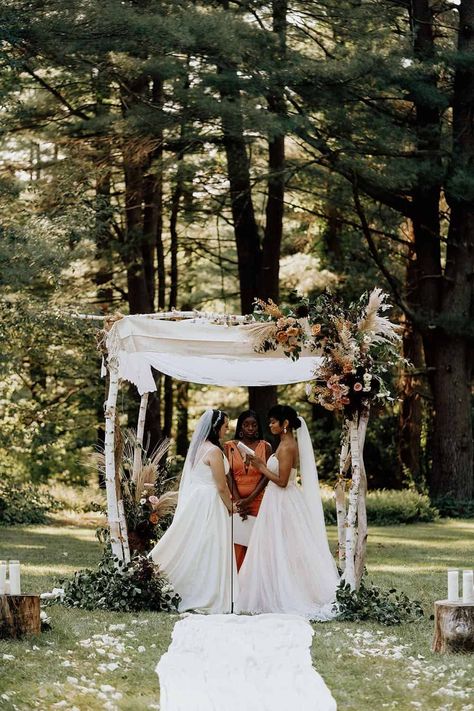 Flowers Sweetheart Table, Wedding Arbor Ideas, Birch Chuppah, Marbled Cake, Chuppah Flowers, September Events, Arbor Ideas, Wedding Planning Boards, Wedding Arbor