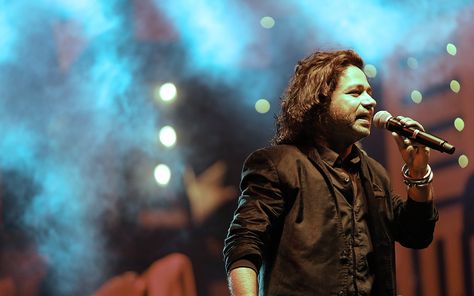 Kailash Kher Kailash Kher, Diy Diwali Decorations, Arijit Singh, Diwali Diy, Love Couple Images, Diwali Decorations, Hd Picture, Cute Love Couple Images, Couple Images