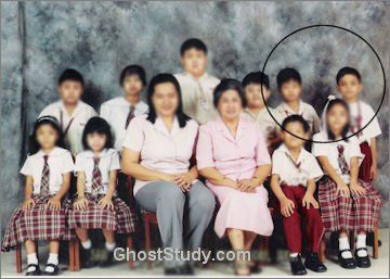 Oh, Hell no! Ghost Orbs, Ghost Caught On Camera, Paranormal Pictures, Paranormal Photos, Ghost Sightings, Real Ghost, Spirit Ghost, Real Haunted Houses, Creepy Ghost