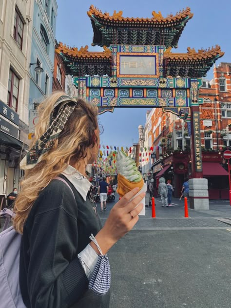 London style, #aesthetic China Town #london China Town London, Aesthetic China, London Photo Ideas, China Town, London Style, London Town, London Street Style, London Photos, London Street