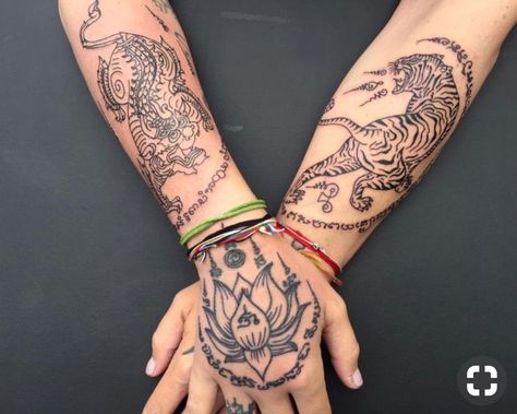 Cambodian Tattoo, Hand Tattoos Pictures, Tattoo Thai, Muay Thai Tattoo, Hand Tattoo Images, Khmer Tattoo, Full Hand Tattoo, Buddhist Tattoo, Bamboo Tattoo