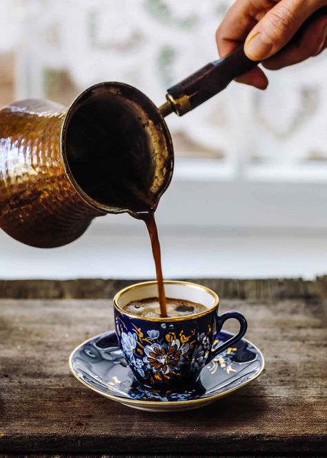 How to Make Turkish Coffee Turkish Coffee Cups, Arabic Coffee, Coffee Photography, Turkish Coffee, Latte Art, Coffee Cafe, Baklava, Food 52, Coffee Love