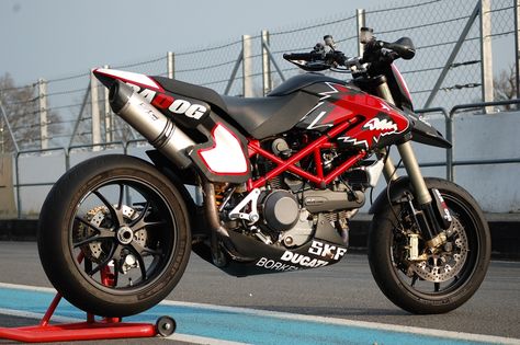 Ducati Hypermotard 1100 SC Project ready to race Ducati Hypermotard 1100, Hypermotard Ducati, Ducati Motorcycle, Yamaha Mt07, Ducati Hypermotard, Ready To Race, Ducati Motorcycles, Ducati Panigale, Ducati Monster