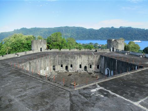 Fort Belgica (1611) at Banda Neira, Central Maluku, is the largest extant Dutch fort in Indonesia. Banda Neira, Fort, Vision Board, Target, Indonesia, Anime, Travel, Quick Saves