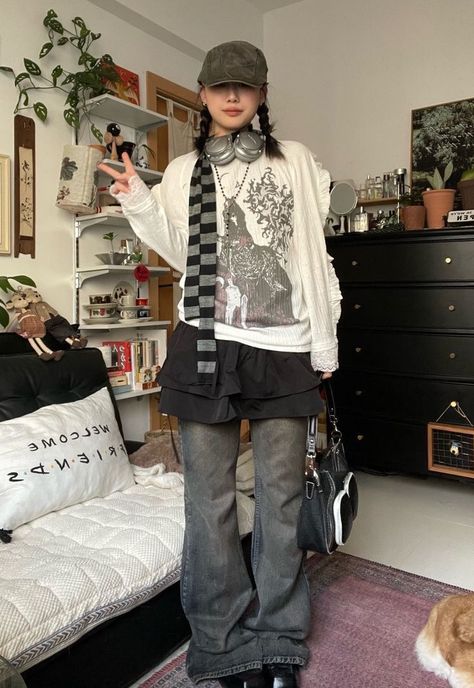 Cybergoth Outfits Aesthetic, Jeans Under Skirt Outfit, Morikei Outfits, Skirt Over Pants Outfits, Japanese Outfits Street Style, Unisex Fashion Style, Skirt Over Jeans, Y2k Winter Outfits, Skirt Over Pants