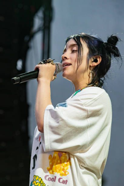 I love her and her voice so much😻😻 Billie Eilish Photos, Redmond Washington, I Am A Singer, Dream Music, Washington Usa, Art Exhibit, Goals Pictures, Big Photo, Music Promotion