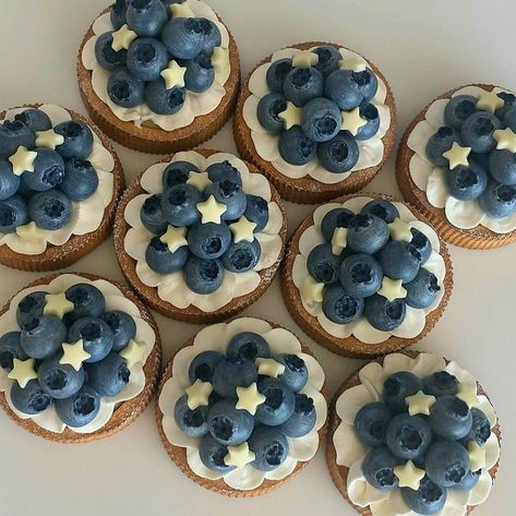 Welcome Home Desserts, Blueberry Desserts Aesthetic, Cooking Ideas Aesthetic, Blue Food Board Ideas, Edibles Aesthetic, Blue Aesthetic Food, Blueberry Muffin Aesthetic, Baking Aesthetic Vintage, Cute Desserts Aesthetic