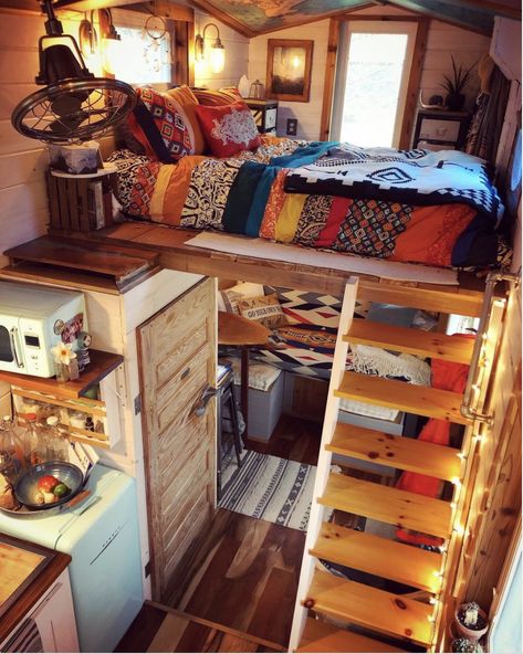 Cozy Winter Aesthetic, Prefab Shipping Container Homes, Prefab Sheds, Prefab Container Homes, Prefab Home, Diy Tiny House, Renovation Diy, Tiny House Loft, Kitchen Grill