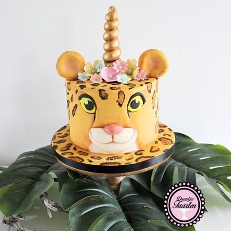 Cheetah Unicorn Cake, Cheetah Cake Kids, Cheetah Cake Birthday, Leopard Print Cakes Ideas, Leopard Birthday Cake, Cheetah Birthday Cakes, Cheetah Cake, Cheetah Birthday Party, Cheetah Cakes