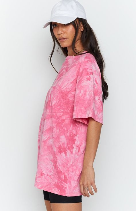 Preppy Tie Dye Shirt, Pink Tye Dye Shirts, Pink Tie Dye Shirts, Tie Dye Shirt Outfit, Pink Tye Dye, Merch Ideas, How To Tie Dye, Tie Dye Outfits, Online Closet