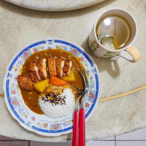 Homemade Tonkatsu Kare with S&B Extra Hot Golden Curry The post Homemade Tonkatsu Kare with S&B Extra Hot Golden Curry appeared first on Alo Japan. Golden Curry, Easy Asian Recipes, Easy Asian, S B, Japanese Food, Asian Recipes, Food Photography, Japan, Ethnic Recipes