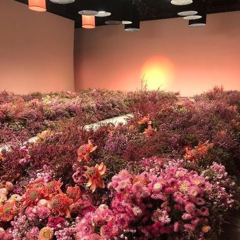 Flowers Set Design, Zimmermann Runway, Wedding Foyer, Colorful Art Installations, Influencer Event, Plant Installation, Wedding Backdrop Design, Flower Installation, Backdrop Design