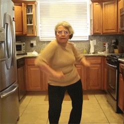 These grandmas. | 22 People Who Will Make You Want To Dance Like No One Is Watching Party Time Meme, Gif Bailando, Dance Like No One Is Watching, Weekend Humor, Dancing Gif, People Dancing, Dance Humor, Funny Comments, Party People