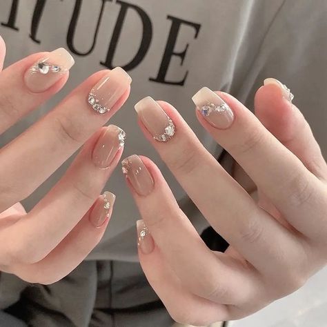 Beige And Gold Acrylic Nails, Short Asian Nail Design, Cute Nail Extension Designs, Minimal Glitter Nails, Nail Hot, 2023 Nails, Asian Nails, Hello Nails, Gel Nail Extensions