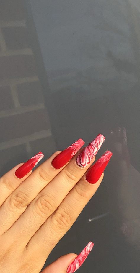 White And Red Nails, Red Nails Inspiration, Hot Red Nails, Trendy Nails Red, Football Nails, Red And White Nails, 2023 Nail, Nails Art Designs, Marble Nail Designs