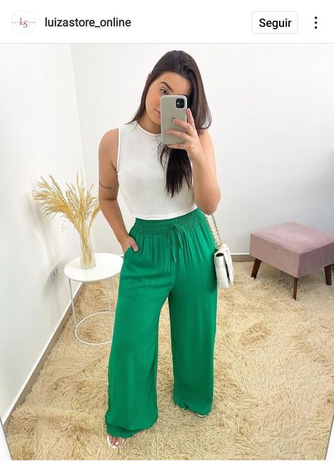 Palazzo Verde Outfit, Green Palazzo Pants Outfit, Looks Jeans, Spring Summer, Trousers, My Style, Hair Styles, Hair, Pants