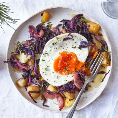 Red cabbage and roast potato hash with caramelised apples and thyme Apple And Onion, Waitrose Food, Red Cabbage Recipes, Thyme Recipes, Caramelised Apples, Potato Hash, Veggie Delight, Roast Potatoes, Fried Eggs