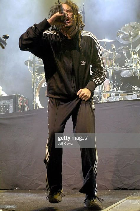 Johnathan Davis Adidas, Johnathan Davis Costume, Jonathan Davis Costume, Jonathan Davis Adidas, Korn Concert Outfit, 2000s Rock Bands, Korn Concert, Concert Outfit Plus Size, Korn Jonathan Davis