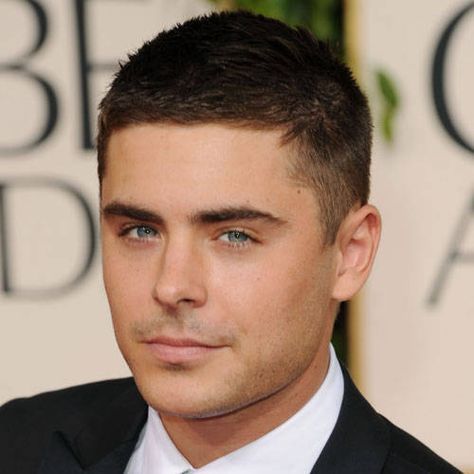 Zac Effron - mmm, second best to my babe but he sure is pretty!! Buzz Cut Hairstyles, New Short Hairstyles, Hair Styles 2014, Corte De Cabelo Masculino, Mens Haircuts Short, Best Short Haircuts, New Haircuts, Boys Haircuts, Mens Hairstyles Short