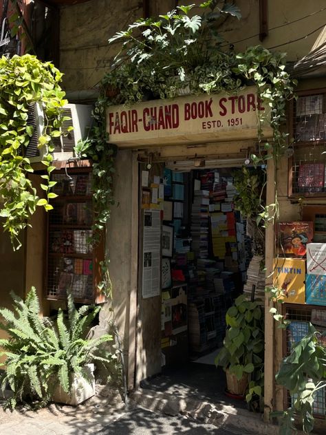 Khan Market Delhi Aesthetic, Faqir Chand Bookstore Aesthetic, Fakir Chand Book Store, Faqir Chand Bookstore, Delhi Vibes, Khan Market Delhi, Delhi Places, Delhi Aesthetic, Delhi Market