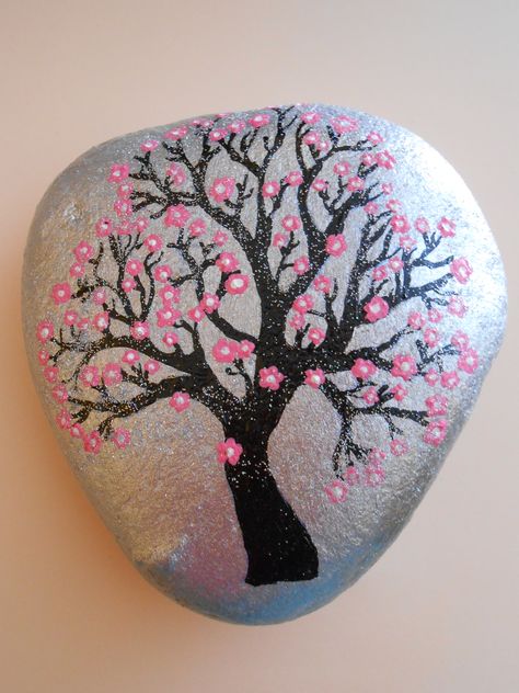 Stone painting Αlmond tree 2 Stone Painting Mandala Rock Art, Tree Rock Painting, Rock Painting Tutorial, Almond Tree, Tree Of Life Art, Stone Art Painting, Painted Rocks Kids, Rock And Pebbles, Painted Rocks Diy