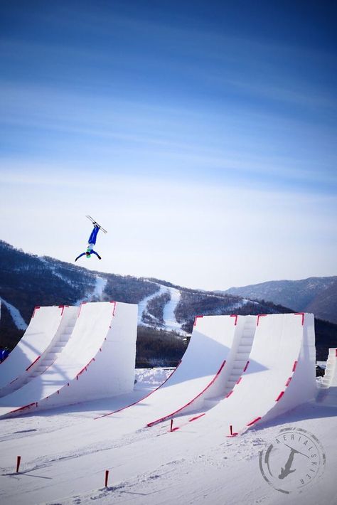 Lloyd Wallace, aerial skier, talks about the accident that saw him put into a coma and his qualifyication against the odds for the Pyeongchang Winter Olympics.  #LloydWallace #WinterOlympics #Pyeongchang2018 #AerialSkiing #WinterSport Winter Olympics Aesthetic, Olympic Skiing, Olympics Aesthetic, Downhill Skiing, Winter Sport, The Interview, Winter Olympics, Skiing, Interview