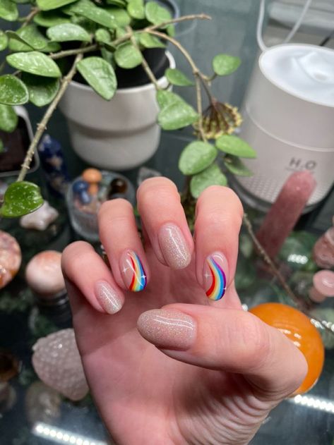 Rainbow Aesthetic Nails, Simple Rainbow Nails Short, Nails Pride Short, Green And Rainbow Nails, Rainbow Nails Natural, Simple Rainbow Nail Designs, Aesthetic Rainbow Nails, Rainbow Pride Nail Art, Summer Nails Short Natural