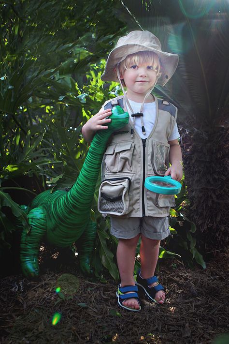 A Three Rex Dinosaur Party | Gray House Studio Dinosaur Explorer Costume, Palentogist Costume, Paleontologist Outfit, Paleontologist Costume, Explorer Outfit, Dinosaur Party Games, Birthday Party Dinosaur, Explorer Costume, Jurassic Park Birthday Party