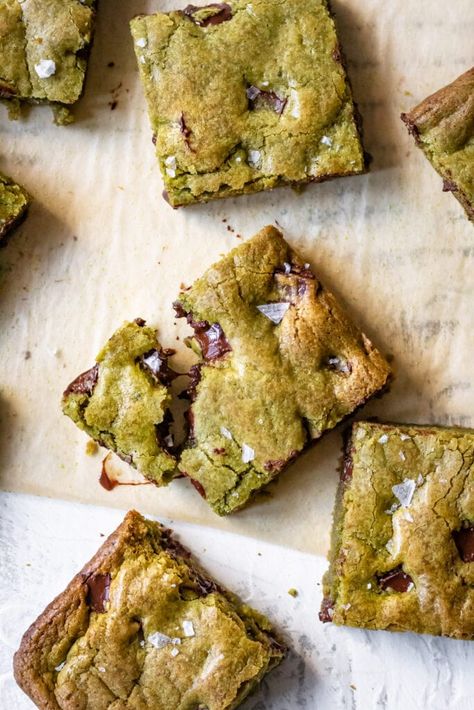 Matcha Blondies, Matcha Recipe Baking, Matcha Dessert Recipes, Cooking Therapy, Matcha Bars, Matcha Brownies, Matcha Dessert, Matcha Chocolate, Green Tea Recipes