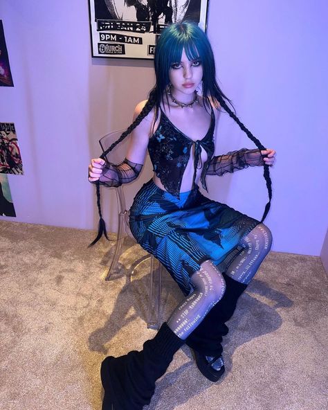 ZAPERWAVE on Instagram: “cracked the code🦋 - - - - - - - - - - - #grungegirl #webcore #oddcore #glitchcore #cybercore #grungecore #alternative #alternativefashion…” Core Outfits, Alternative Hair, Grunge Girl, Alternative Fashion, Hair, How To Wear, On Instagram, Quick Saves, Clothes