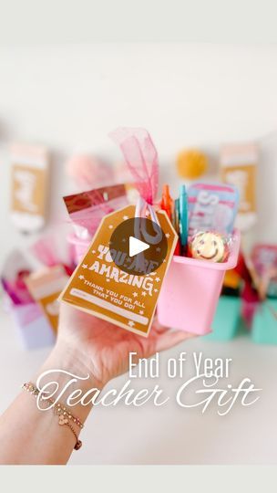 7.1K views · 497 reactions | We have lots of amazing educators in our lives, which means we need lots of teacher gift ideas for the end of the year! 🍎Here’s another one for you! I grabbed most of the items from @dollartree including the containers, mints, candy and pens. I added a gift card and those cute lollipops again from @homesensecanada. Then finished the gift off with cute tags and ribbon!  . Tags @threadmama_story  Pencil Banner @oliveandeveco  . Are your kiddos done school yet?! Ours finish at the end of June! . . Teacher gifts, gift ideas, educator gifts, teacher appreciation, apple a day, thank you gift, amazing teachers  #teachergifts #giftideas | Melany Afara | Tiny Trends by MA | Taylor Swift · Fortnight (BLOND:ISH Remix) Last Day Of School Gifts For Teachers, Mints Candy, End Of Year Teacher Gifts, Gift Card Presentation, Daycare Teacher Gifts, Cute Tags, Teacher Gift Card, Educator Gifts, Teacher Gift Ideas