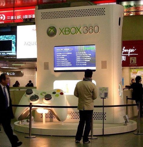 large Xbox 360 on display in Japan in late (2005). Xbox 360 Aesthetic, Xbox 360 Pfp, Xbox Aesthetic, Loser Core, 2000s Core, Gaming Nostalgia, Swag Era, Chaotic Energy, Nostalgia 2000s