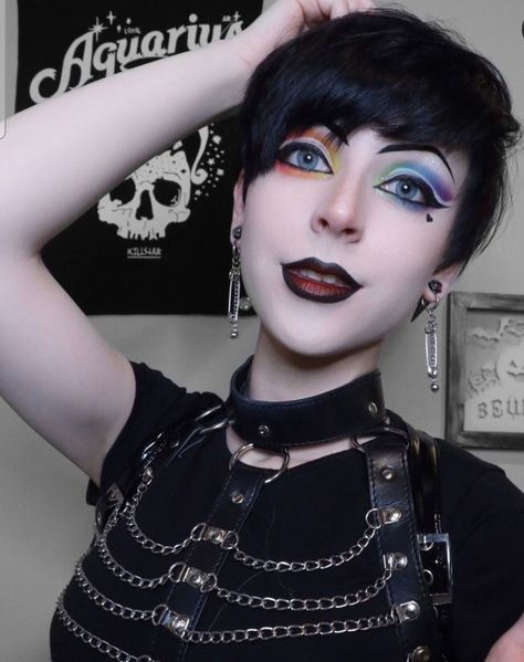 Goth Pride Outfit, Goth Pride Makeup, Trad Makeup Goth, Trad Goth Pride Makeup, Trad Goth Makeup Ideas, Makeup Pride, Goth Makeup Looks Trad, Emo Teen, Pride Makeup