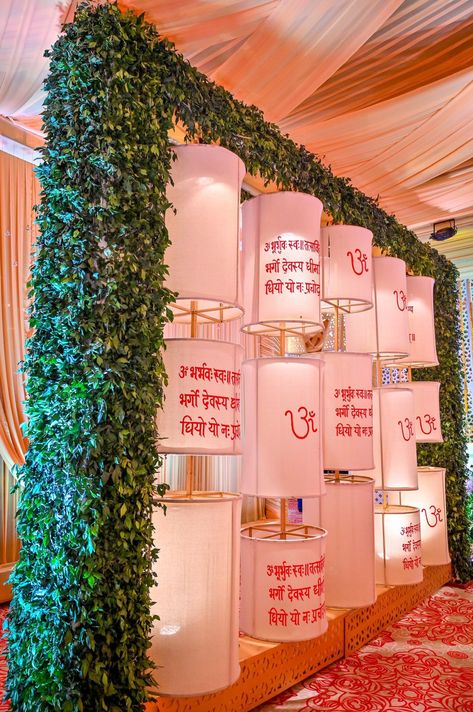 Sunderkand Path Decoration, White Decor Indian Wedding, Puja Mandap Decoration, Festival Wedding Decor, Festive Decorations Indian, Wedding Passage Decoration, Garba Decoration Ideas, Passage Decor, Outdoor Events Decor