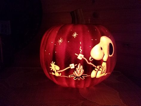 Carved this Snoopy and Woodstock campfire pumpkin!! Pumpkin Carving Skinning, Encanto Pumpkin Carving, Snoopy And Woodstock Pumpkin Carving, Snoopy Carved Pumpkin, Woodstock Pumpkin Carving, Pumpkin Carving Intricate, Gilmore Girls Pumpkin Carving Ideas, Pumpkin Carving Snoopy, Pumpkin Carving Ideas Snoopy