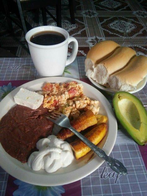 Desayuno El Salvador Food, Salvador Food, Honduras Food, Salvadoran Food, Honduran Recipes, Salvadorian Food, Recetas Salvadorenas, Guatemalan Recipes, Healthy Lunch Snacks