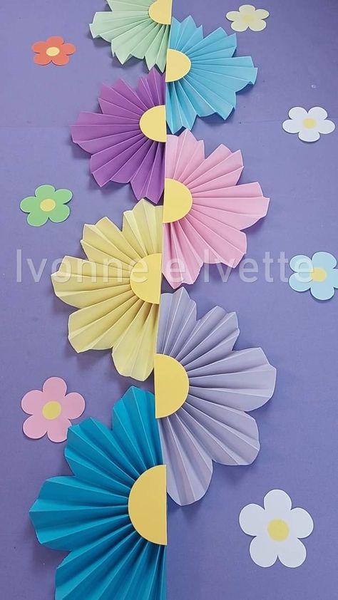 Flower Decorations For Classroom, Butterfly Classroom Theme, School Decorations Diy, School Board Decoration, Art Classroom Decor, Paper Flower Art, Hand Crafts For Kids, Preschool Art Activities, Handmade Paper Crafts