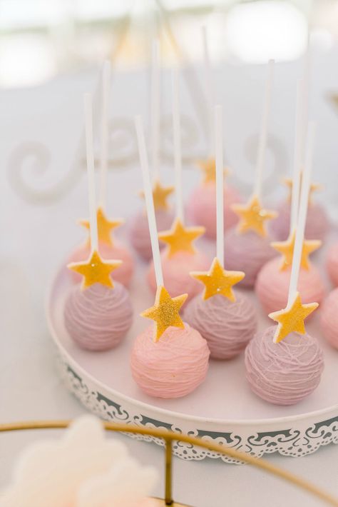 Reach Four The Star Birthday Girl, Star Theme First Birthday, Star Shaped Desserts, Twinkle Birthday Theme, Twinkle Twinkle Cupcakes, Twinkle First Birthday, Star First Birthday Party, Star Themed Birthday Party, Twinkle Little Star Birthday 1st Girl