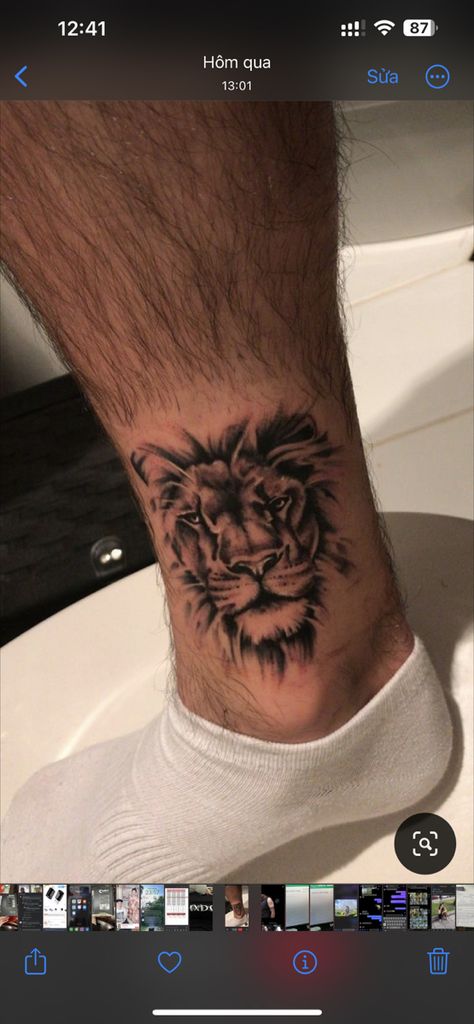 Lion Leg Tattoo, Natur Tattoo Arm, Tattoo Calf, Small Lion Tattoo, Calf Tattoo Men, Herren Hand Tattoos, Leo Tattoo Designs, Tatuagem Masculina Pequena, Mens Lion Tattoo