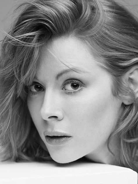 Emily Beecham 1899, Dopamine Boost, Emily Beecham, Emily Mortimer, Into The Badlands, She Walks In Beauty, English Actresses, Dota 2, Memoirs