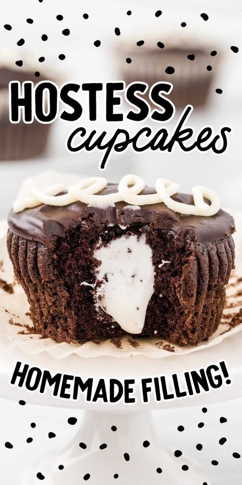 Filled Cupcake Recipes, Cakes With Caramel, Pumpkin Cheesecake Cupcakes, Strawberry Filled Cupcakes, Cream Filled Cupcakes, Strawberry Cheesecake Cupcakes, Ding Dongs, Cream Cheese Cupcakes, Hostess Cupcakes