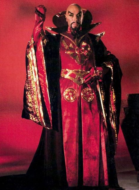 "Flash Gordon" 1980 Max von Sydow as Ming the Merciless. He looked exactly like Flash Gordon creator,Alex Raymond envisioned him. The Merciless, Max Von Sydow, 1980s Movies, Flash Gordon, Fiction Movies, Jules Verne, Fantasy Movies, Science Fiction Art, Movie Costumes